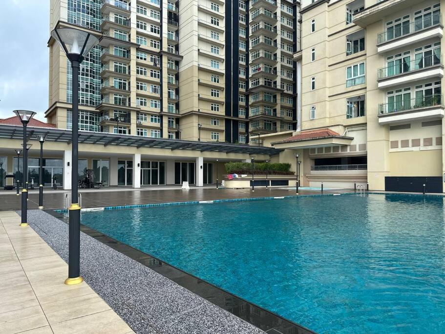 A.R Homestay Riverine Condominium كوشنج المظهر الخارجي الصورة